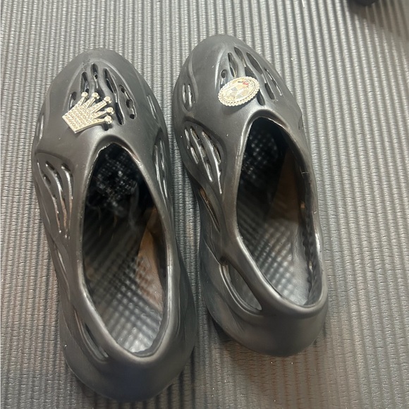 Adidas Yeezy Foam Runners Black - Picture 3 of 4